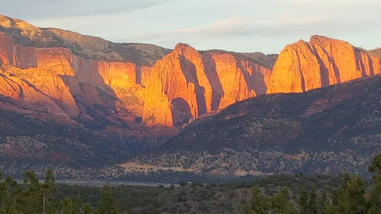 Bed and Breakfast Harmony Belle At Kolob Canyon Нью-Гармоні Екстер'єр фото